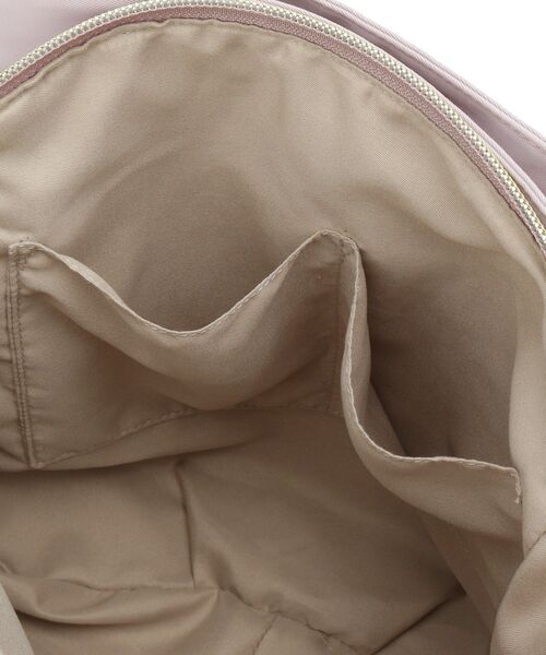 SHOO・LA・RUE（シューラルー）の「【撥水／2WAY】トートにもなる低反発ベルトの3層リュック（バックパック/リュック・レディース・ライトパープル/ベージュ/ブラック・00）」の22枚目の写真