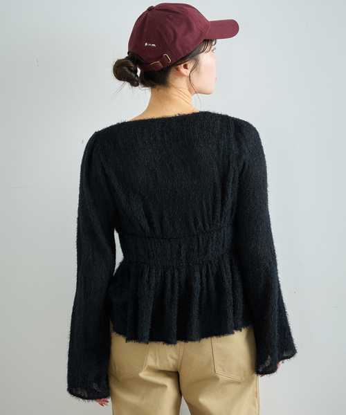 U by SPICK&SPAN（ユーバイスピックアンドスパン）の「シアーシャギースクエアネックブラウス（シャツ/ブラウス・レディース・ブラック/ホワイト・FREE）」の4枚目の写真