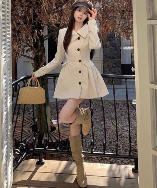LADY LIKE(レディライク)の「バックギャザー入り変形カラートレンチコート(ステンカラーコート・レディース・ライトベージュ・M)」の6枚目の写真