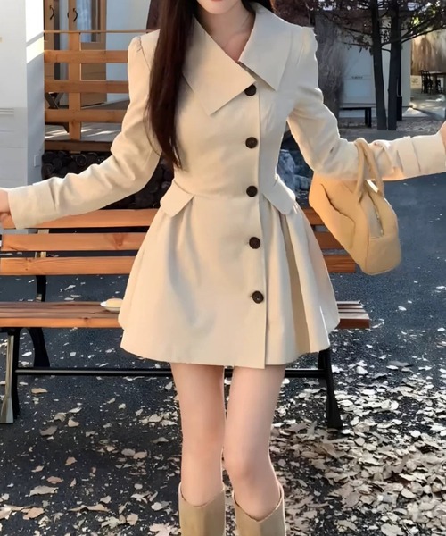 LADY LIKE(レディライク)の「バックギャザー入り変形カラートレンチコート(ステンカラーコート・レディース・ライトベージュ・M)」の3枚目の写真