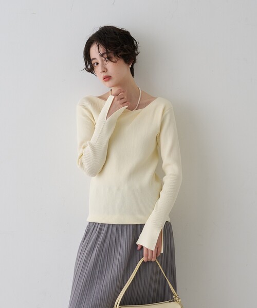 EMMA ROUGE VIF(エマルージュヴィフ)の「【一部店舗限定】ドレープスリットスリーブリブニット/トレンドニット/レイヤードトップス/春服/春ニット/アシンメトリー/オフィスカジュアル/フェミニン/通勤/手洗い可能(ニット/セーター・レディース・オフホワイト/ピンク/ライトベージュ・フリー)」の5枚目の写真