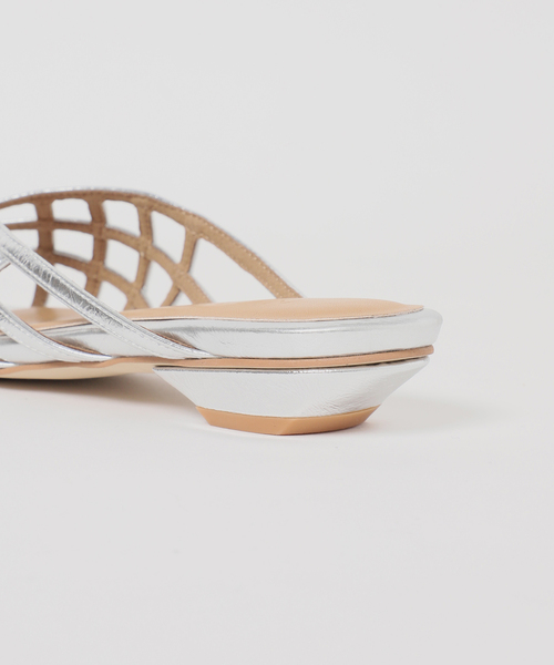 LE TALON（ルタロン）の「フレンチスクエアカットワークミュール（その他シューズ・レディース・シルバー/レッド/ベージュ・X-LARGE/LARGE/MEDIUM/SMALL）」の6枚目の写真