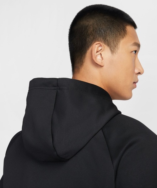 NIKE(ナイキ)の「ナイキ NIKE ナイキ TF PO フリース L/S フーディ GFX(パーカー・メンズ・ブラック/ブルーグレー・S/M/L/LL/3L)」の4枚目の写真