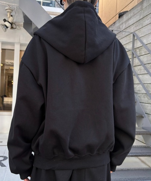 Never mind the XU / Chikashitsu+（ネバーマインド ザ エックスユー / チカシツプラス）の「【nmtc+】lettering cropped zip up hoodie / 【エヌエムティーシープラス】レタリングクロップドジップパーカー <着用動画あり>（パーカー・メンズ・グレー/ブラック・ONE SIZE）」の11枚目の写真