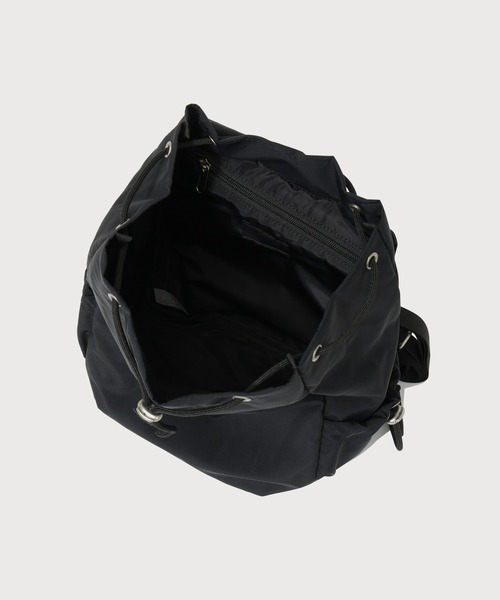 COVERNAT(カバーナット)の「WOMEN SHIRRING FLAP MINI BACKPACK(バックパック/リュック・レディース・アイボリー/ブラック・FREE)」の12枚目の写真