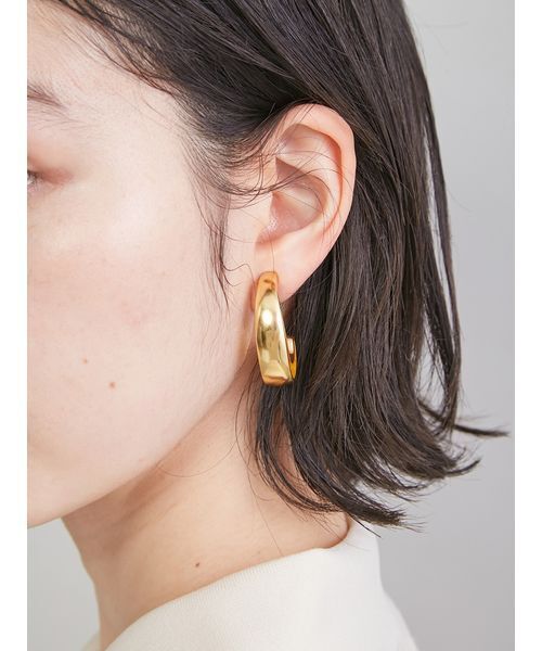 Mila Owen（ミラオーウェン）の「メタルドロップフープイヤリング（イヤリング・レディース・シルバー/ゴールド・F）」の5枚目の写真