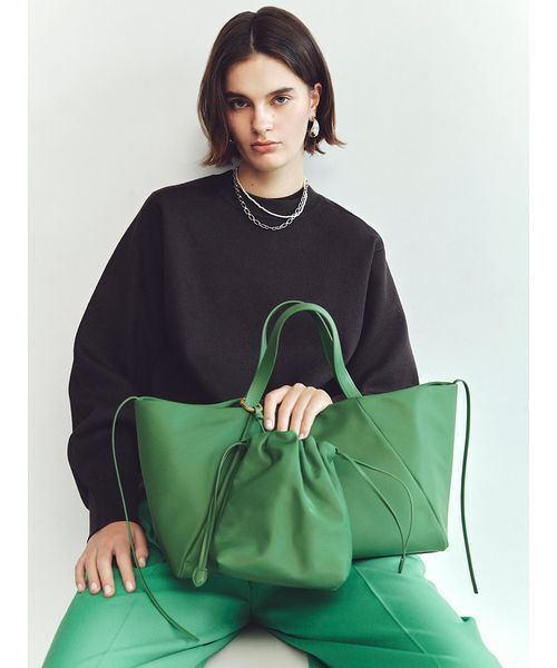 Mila Owen（ミラオーウェン）の「メタルドロップフープイヤリング（イヤリング・レディース・シルバー/ゴールド・F）」の6枚目の写真