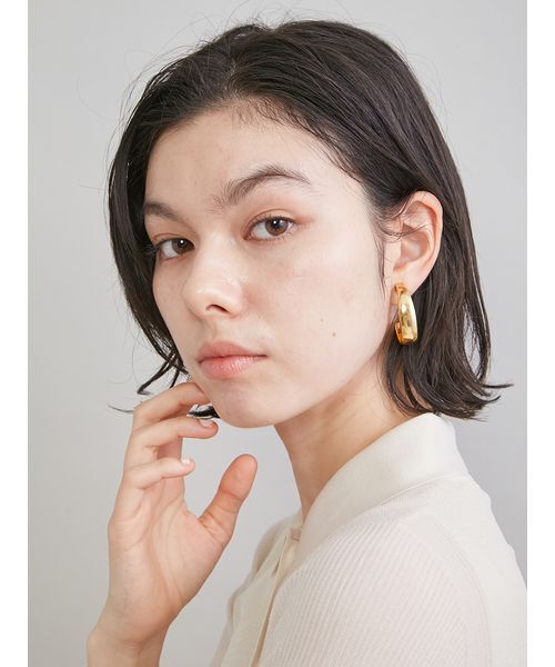 Mila Owen（ミラオーウェン）の「メタルドロップフープイヤリング（イヤリング・レディース・シルバー/ゴールド・F）」の9枚目の写真