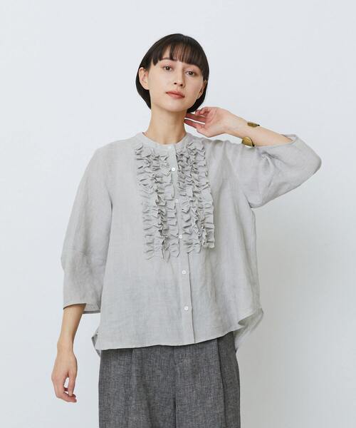 LOISIR（ロワズィール）の「【2月お気に入り登録ブランド内2位】グランジリネンフリルディテールブラウス（シャツ/ブラウス・レディース・ネイビー/ライトグレー/ピンク/オフホワイト/カーキ・FREE）」の3枚目の写真