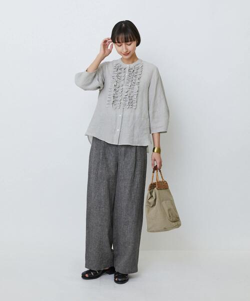 LOISIR（ロワズィール）の「【2月お気に入り登録ブランド内2位】グランジリネンフリルディテールブラウス（シャツ/ブラウス・レディース・ネイビー/ライトグレー/ピンク/オフホワイト/カーキ・FREE）」の15枚目の写真