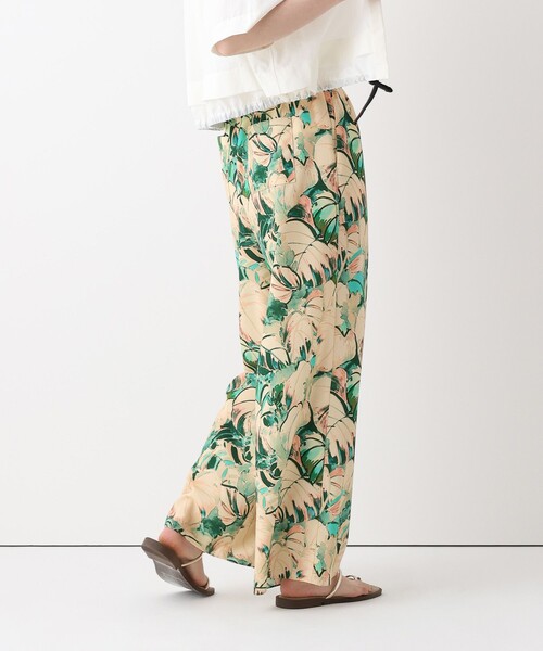 allureville（アルアバイル）の「ボタニカルプリントパンツ（その他パンツ・レディース・ベージュ・2/1）」の3枚目の写真