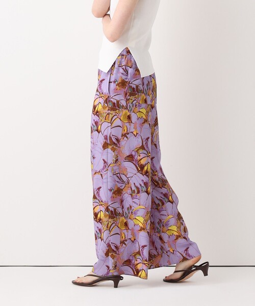 allureville(アルアバイル)の「ボタニカルプリントパンツ(その他パンツ・レディース・ベージュ・2/1)」の13枚目の写真