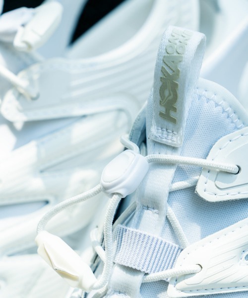 HOKA（ホカ）の「ホカ 【HOKA 】- ユニセックス サンダル【U HOPARA WHITE - 1123112-WHWH】（サンダル・メンズ・ホワイト・28.0cm/27.5cm/29.0cm/28.5cm）」の6枚目の写真