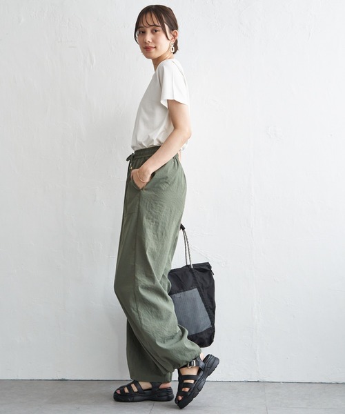 ikka（イッカ）の「【接触冷感／速乾】ドライテックチノベイカーパンツ（カーゴパンツ・レディース・オリーブ/ベージュ/ネイビー・S/L/M）」の18枚目の写真