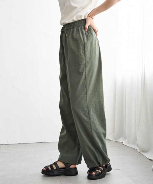 ikka（イッカ）の「【接触冷感／速乾】ドライテックチノベイカーパンツ（カーゴパンツ・レディース・オリーブ/ベージュ/ネイビー・S/L/M）」の14枚目の写真