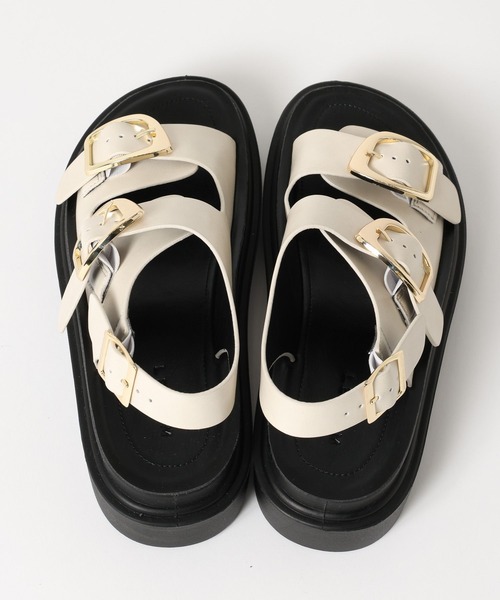 LEPSIM(レプシィム)の「ベルトバックルクッションサンダル 638815(サンダル・レディース・ベージュ/アイボリー/ブラック・LARGE/MEDIUM)」の6枚目の写真