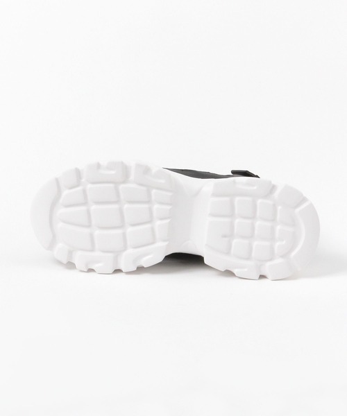 LEPSIM（レプシィム）の「ボリュームスニーカーサンダル　647407（サンダル・レディース・アイボリー/ブラック・MEDIUM/LARGE）」の6枚目の写真