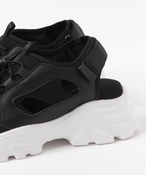 LEPSIM（レプシィム）の「ボリュームスニーカーサンダル　647407（サンダル・レディース・アイボリー/ブラック・MEDIUM/LARGE）」の9枚目の写真