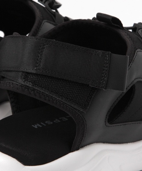 LEPSIM（レプシィム）の「ボリュームスニーカーサンダル　647407（サンダル・レディース・アイボリー/ブラック・MEDIUM/LARGE）」の11枚目の写真