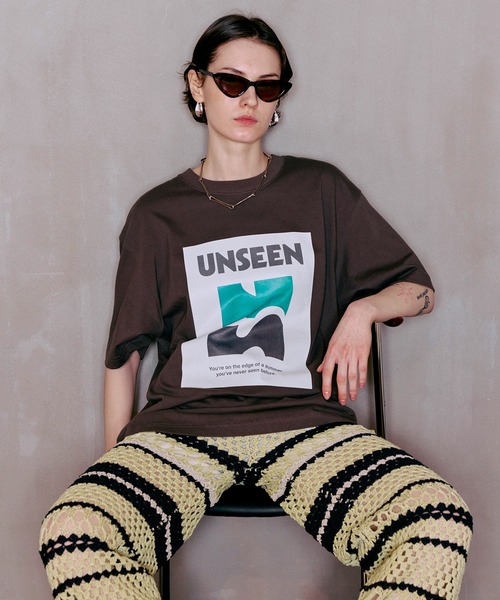 PRE-ORDER】UNSEEN Print T-Shirt/UNSEENプリントTシャツ（Tシャツ