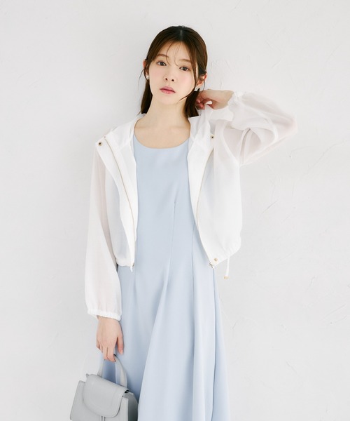 tocco closet(トッコ クローゼット)の「サイドリボン付きシアーブルゾンパーカー(パーカー・レディース・オフホワイト/グレイッシュベージュ/グレー系その他・M)」の6枚目の写真