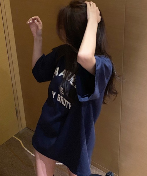 SallyLunn(サリーラン)の「【デイリーに活躍するロゴT♪】フロントロゴプリントビッグTシャツ(Tシャツ/カットソー・レディース・ネイビー/ホワイト/ピンク/グレー・MEDIUM/LARGE/FREE)」の13枚目の写真