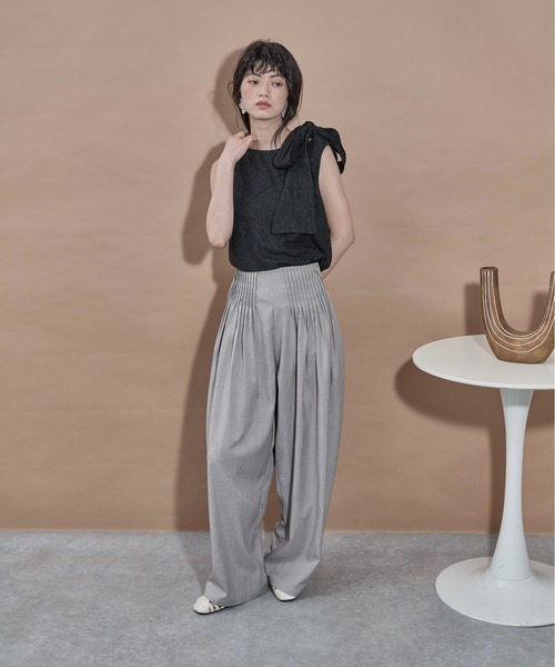 THE YOn(ザヨン)の「リボンショルダージャガードノースリトップス(Tシャツ/カットソー・レディース・アイボリー/ブラック・FREE)」の11枚目の写真