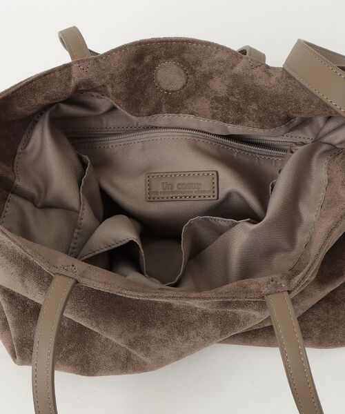 Un coeur（アンクール）の「【Un coeur/アンクール】SUEDE DRAPE 2WAY TOTE / スエード ドレープ 2ウェイショルダー　kareem / K906021（ショルダーバッグ・メンズ・グレー/キャメル・FREE）」の5枚目の写真
