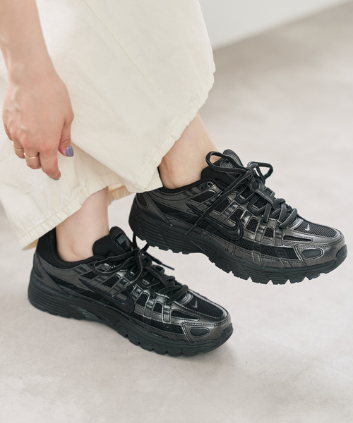 Spick & Span(スピックアンドスパン)の「《WEB限定》NIKE/ ナイキ P-6000(その他シューズ・レディース・ブラック・25.5cm/24.5cm/23.5cm)」の1枚目の写真