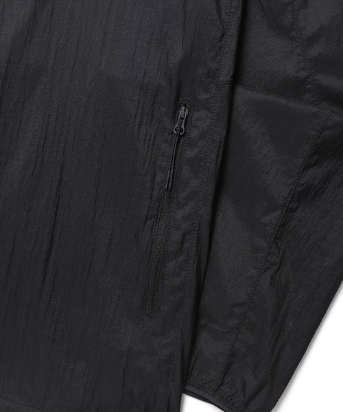 Snow Peak(スノーピーク)の「Snow Peak / Picolite Ultra-Light Windbreaker ピコライト超軽量ウィンドブレーカー 海外限定(マウンテンパーカー・メンズ・グレー/ダークネイビー・M/L)」の5枚目の写真