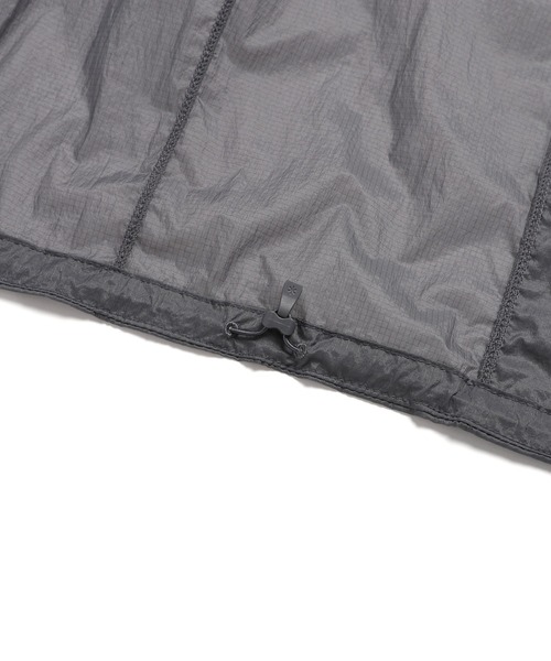 Snow Peak(スノーピーク)の「Snow Peak / Picolite Ultra-Light Windbreaker ピコライト超軽量ウィンドブレーカー 海外限定(マウンテンパーカー・メンズ・グレー/ダークネイビー・M/L)」の12枚目の写真