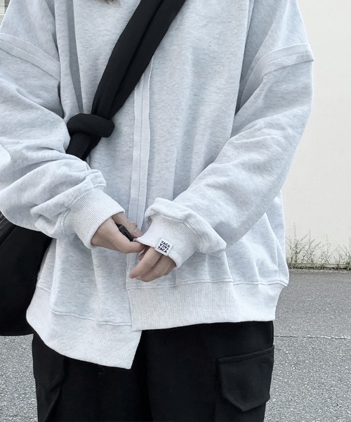 YACA(ヤーカ)の「Asymmetry Crew Neck Sweat/アシンメトリークルーネックスウェット【unisex item】(スウェット・レディース・ブラック/アッシュグレー・FREE)」の20枚目の写真