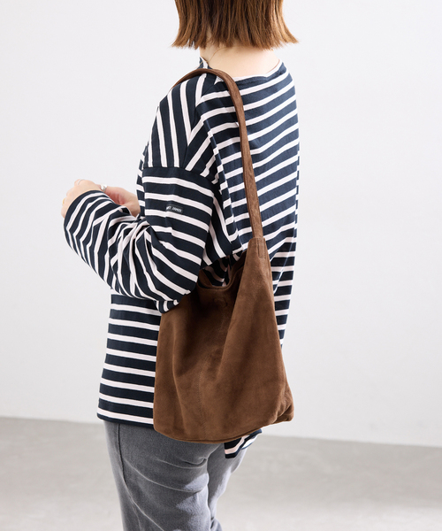 IENA(イエナ)の「Morphee/モルフェ CYLINDER(S size)OIL SUEDE BROWN バッグ(ショルダーバッグ・レディース・ブラウン・FREE)」の3枚目の写真