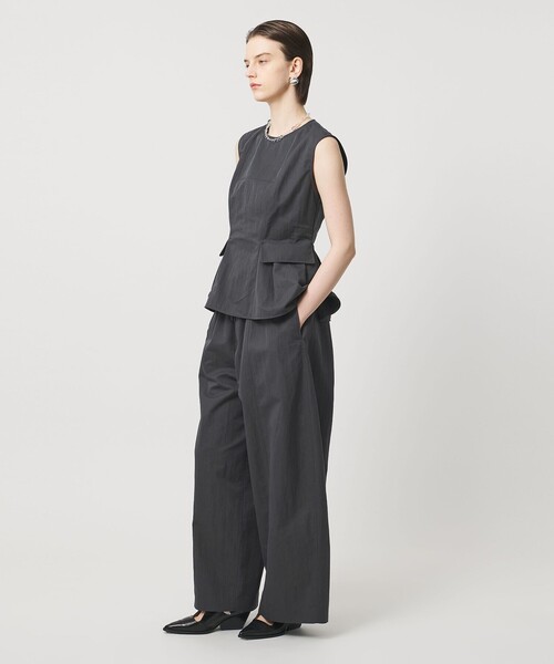 ASTRAET(アストラット)の「<ASTRAET>フレア クルーネックノースリーブブラウス(シャツ/ブラウス・レディース・ダークグレー/ダークブラウン・FREE)」の8枚目の写真