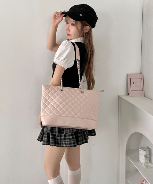 Loueme(ルエム)の「キルティングチェーントートバッグ(トートバッグ・レディース・オフホワイト/ピンク/ブラック・FREE)」の5枚目の写真