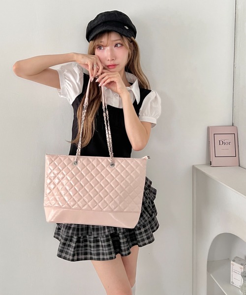 Loueme(ルエム)の「キルティングチェーントートバッグ(トートバッグ・レディース・オフホワイト/ピンク/ブラック・FREE)」の6枚目の写真