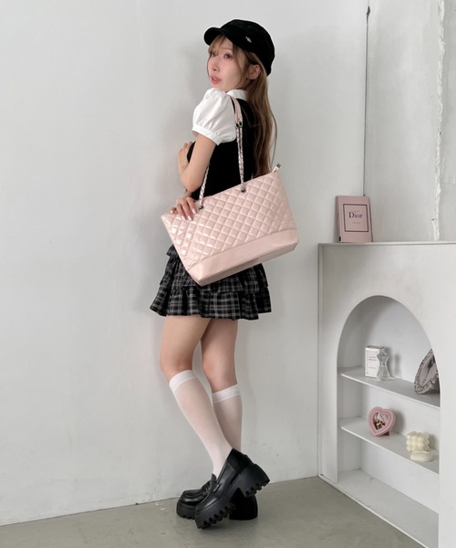 Loueme(ルエム)の「キルティングチェーントートバッグ(トートバッグ・レディース・オフホワイト/ピンク/ブラック・FREE)」の8枚目の写真