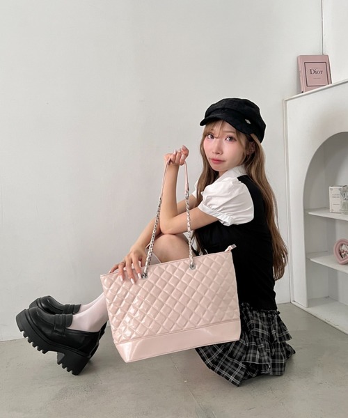 Loueme(ルエム)の「キルティングチェーントートバッグ(トートバッグ・レディース・オフホワイト/ピンク/ブラック・FREE)」の7枚目の写真