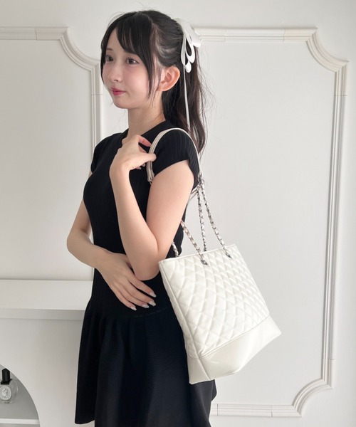 Loueme(ルエム)の「キルティングチェーントートバッグ(トートバッグ・レディース・オフホワイト/ピンク/ブラック・FREE)」の15枚目の写真