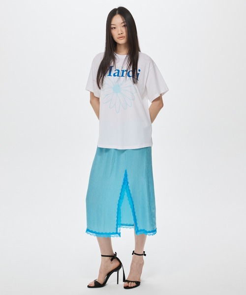 Mardi Mercredi(マルディメクルディ)の「TSHIRT FLOWERMARDI DUO / Tシャツ フラワーマルディ デュオ(Tシャツ/カットソー・レディース・ホワイト×ブルー/ホワイト×グリーン/ホワイト×パープル/ホワイト×ピンク・FREE)」の10枚目の写真