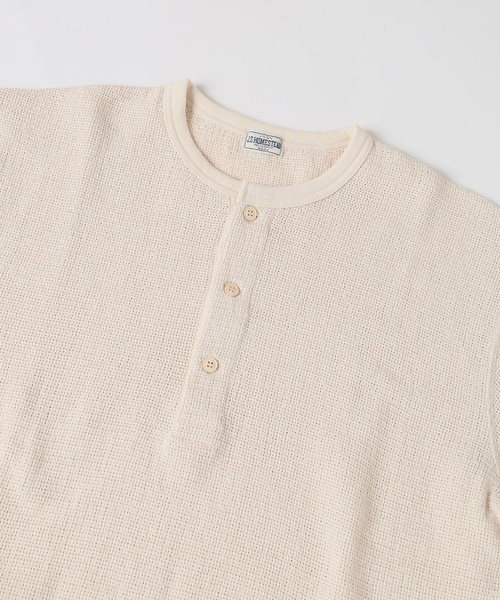 JOURNAL STANDARD J.S HOMESTEAD(ジャーナルスタンダードホームステッド)の「J.S.Homestead / レノ メッシュ ファブリック ヘンリー ネック Tシャツ(Tシャツ/カットソー・メンズ・パープル/ブラック/アイボリー/レンガ・MEDIUM/LARGE)」の6枚目の写真