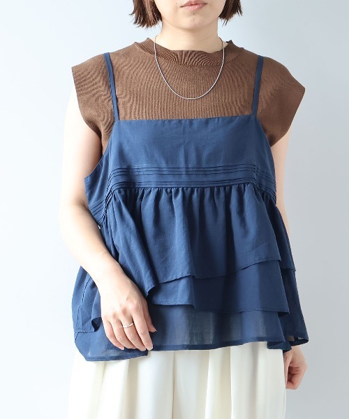 leswel(レスウェル)の「【M/L】フリルティアードキャミブラウス(その他トップス・レディース・ブラック/ネイビー/キャメル・L/M)」の1枚目の写真