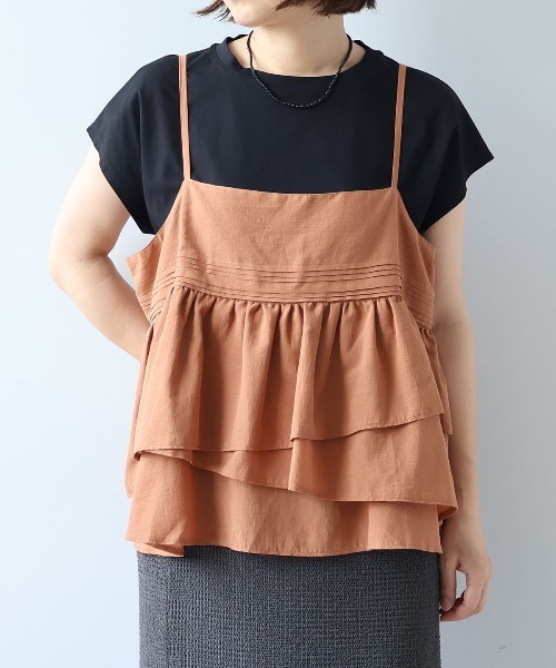 leswel(レスウェル)の「【M/L】フリルティアードキャミブラウス(その他トップス・レディース・ブラック/ネイビー/キャメル・L/M)」の3枚目の写真