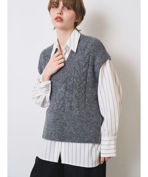 ELENDEEK(エレンディーク)の「ケーブルベストドッキングシャツ(シャツ/ブラウス・レディース・グレー/ブラック/オフホワイト・FREE)」の3枚目の写真