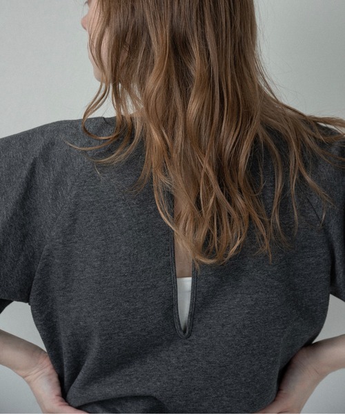 lawgy（ラウジー）の「balloon raglan sleeve logo sweat / バルーンラグランスリーブロゴスウェット（スウェット・レディース・オートミール/グレー/アイボリー・FREE）」の15枚目の写真