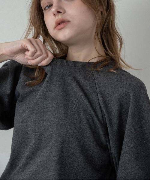 lawgy（ラウジー）の「balloon raglan sleeve logo sweat / バルーンラグランスリーブロゴスウェット（スウェット・レディース・オートミール/グレー/アイボリー・FREE）」の13枚目の写真