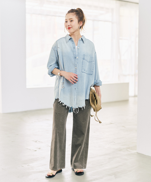 Spick & Span(スピックアンドスパン)の「6ozダメージデニムシャツ(シャツ/ブラウス・レディース・ブルー系その他/サックスブルー・FREE)」の4枚目の写真