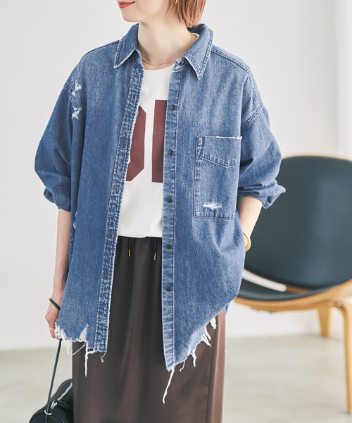 Spick & Span(スピックアンドスパン)の「6ozダメージデニムシャツ(シャツ/ブラウス・レディース・ブルー系その他/サックスブルー・FREE)」の6枚目の写真