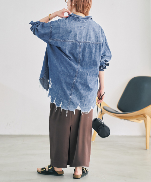 Spick & Span(スピックアンドスパン)の「6ozダメージデニムシャツ(シャツ/ブラウス・レディース・ブルー系その他/サックスブルー・FREE)」の11枚目の写真