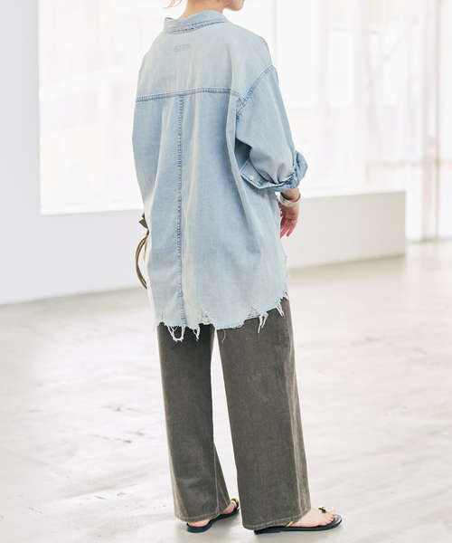 Spick & Span(スピックアンドスパン)の「6ozダメージデニムシャツ(シャツ/ブラウス・レディース・ブルー系その他/サックスブルー・FREE)」の16枚目の写真
